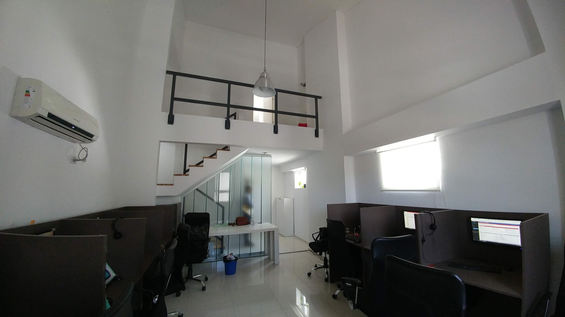 Av. Luis Cándido Carballo 186  